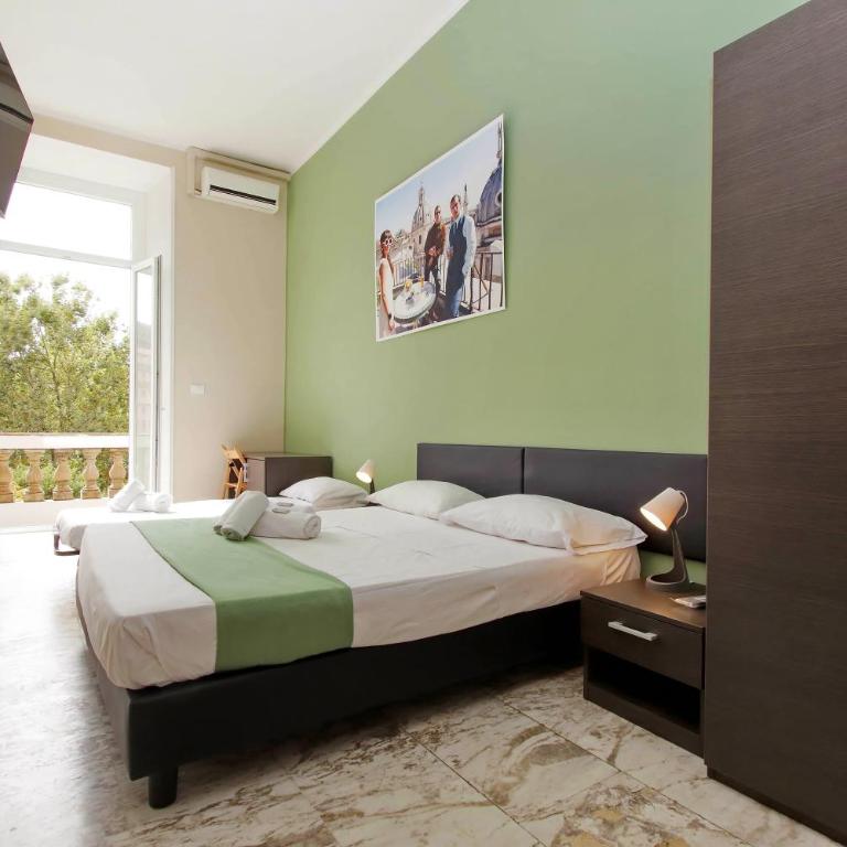Lucky Stars rooms - Camera Tripla con Vista Giardino - 2