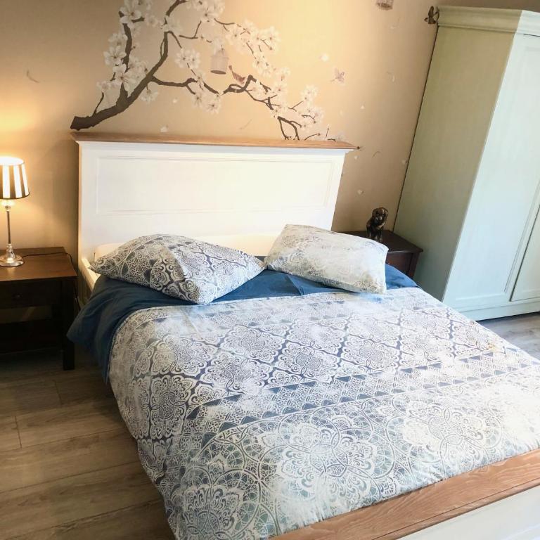 BedinReims "burgundy bottle" 110m2 Exceptional, 4 chambres doubles, 2 bain, free park & wifi, tout équipé - Appartamento - 24