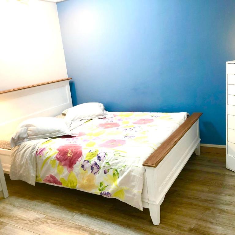 BedinReims "burgundy bottle" 110m2 Exceptional, 4 chambres doubles, 2 bain, free park & wifi, tout équipé - Appartamento - 49