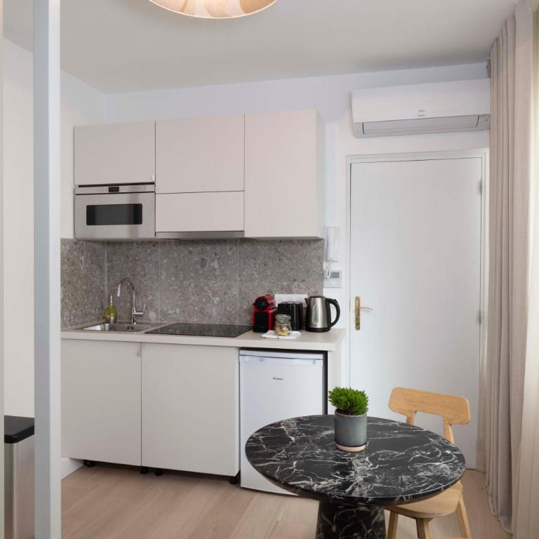 Yuna Blanche - Serviced Apartments - Studio au 1er Étage au Calme sur Cour - 18 m2 - 7
