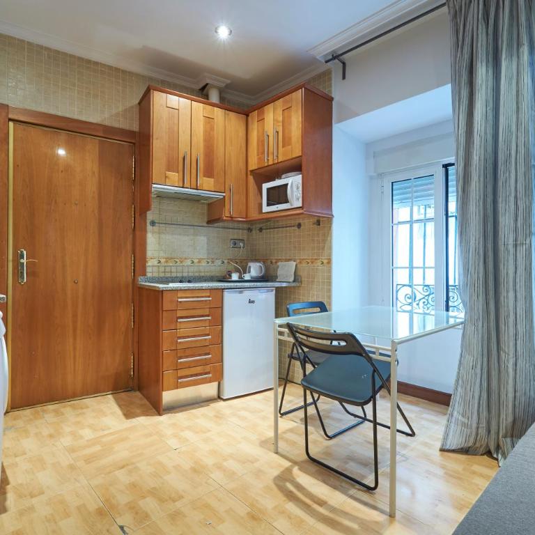 Apartamentos Madrid Atocha - Studio - 6