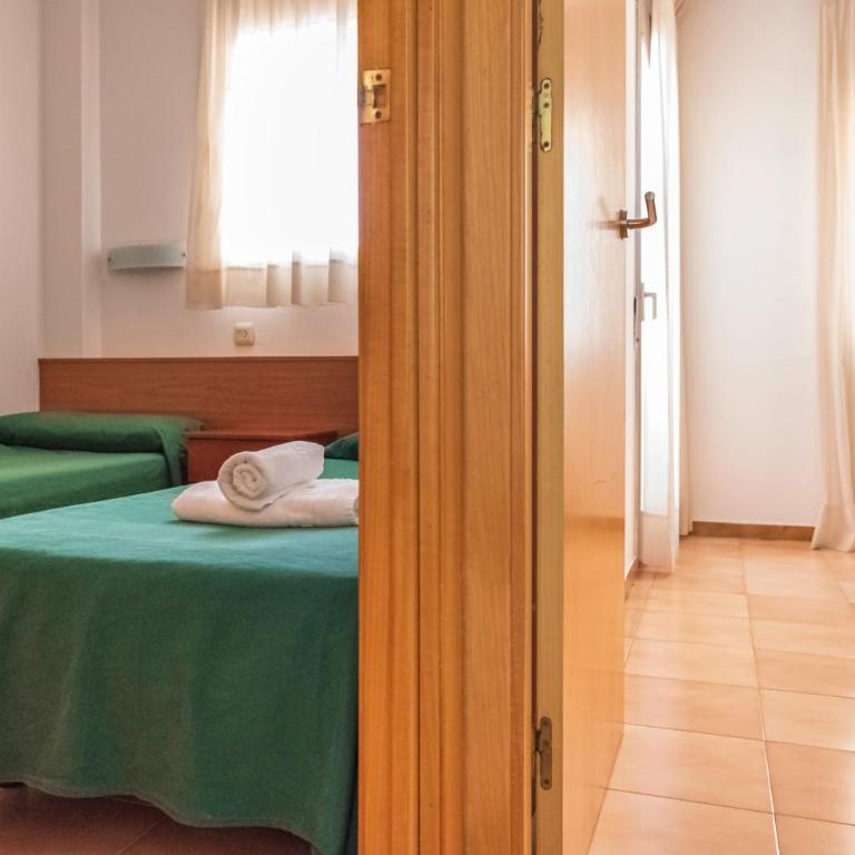 Aptos. Comte D´Empuries - Apartamento de 2 dormitorios (6 adultos) - 43