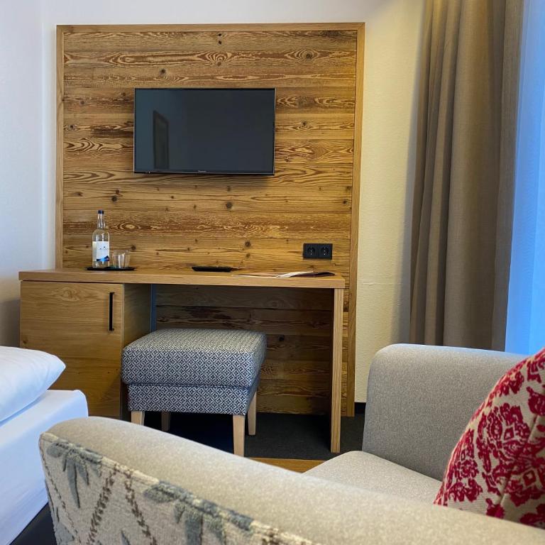 Hotel Menning ***S - Standard Einzelzimmer mit Balkon - 2
