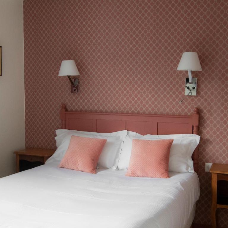 Hotel de Charme La Bonne Adresse - Logis hotels - Chambre Double ou Lits Jumeaux avec Salle de Bains Privative - 6