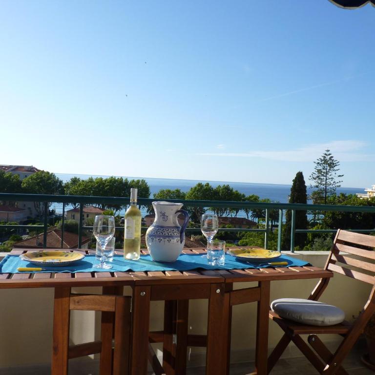 Neptune 5, top floor studio, sea view - One-Bedroom Apartment - 4