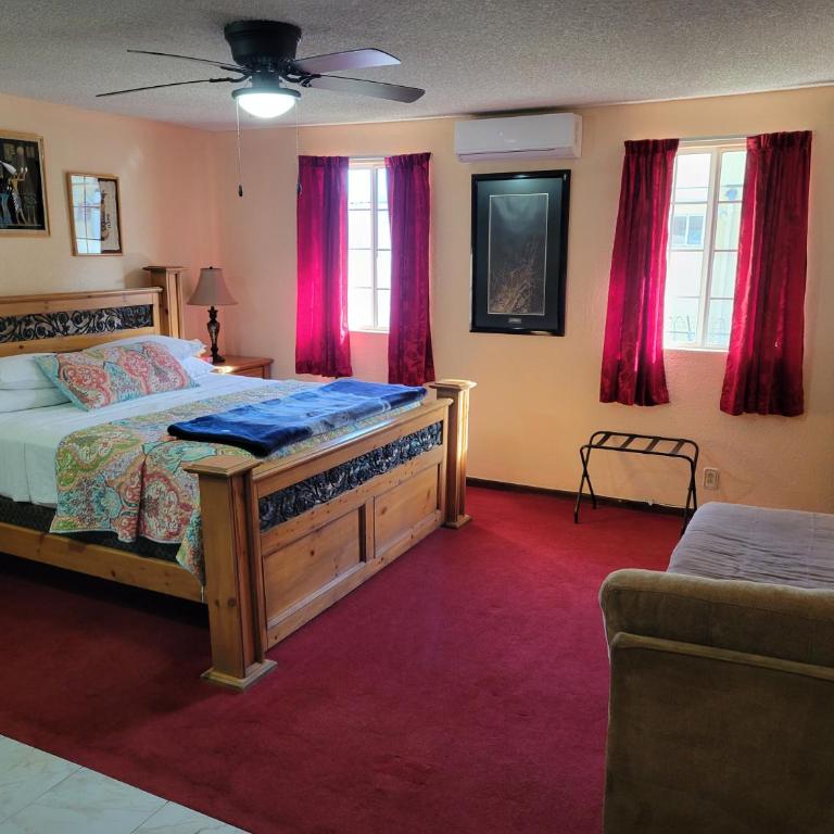 Playa Hermosa Inn at the beach - Superior King Room - 3