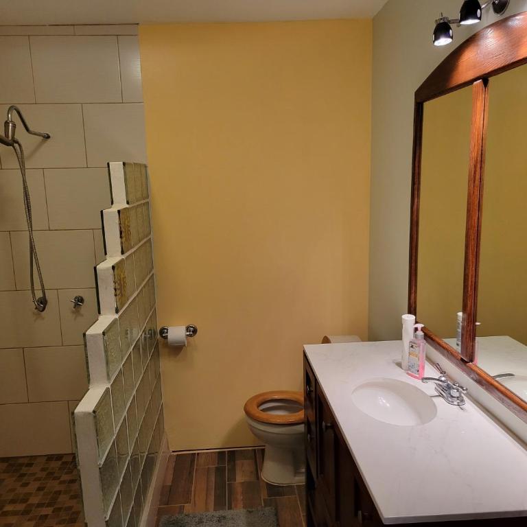 Playa Hermosa Inn at the beach - Deluxe King Room - 1