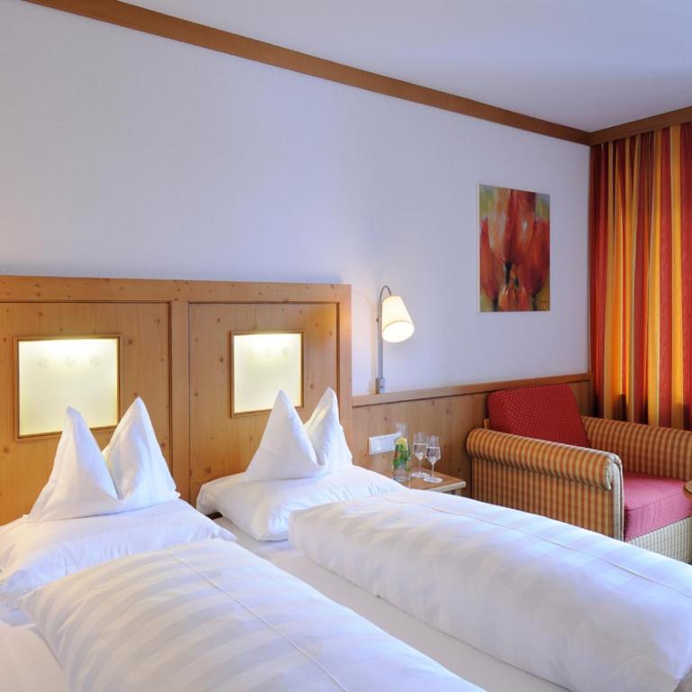 Cresta.Alpin.Sport.Hotel - Doppelzimmer mit Balkon - 4