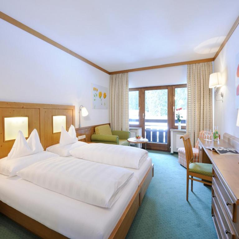 Cresta.Alpin.Sport.Hotel - Doppelzimmer mit Balkon - 7