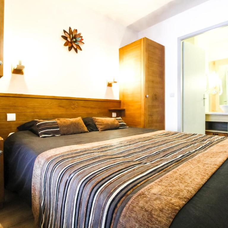 Newly redecorated 2-bed ski-in ski-out family apartment - Appartement avec Balcon - 3