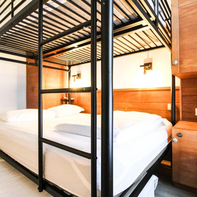Newly redecorated 2-bed ski-in ski-out family apartment - Appartement avec Balcon - 4