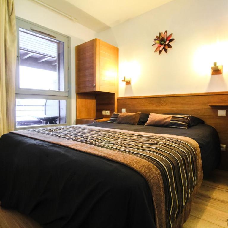 Newly redecorated 2-bed ski-in ski-out family apartment - Appartement avec Balcon - 34