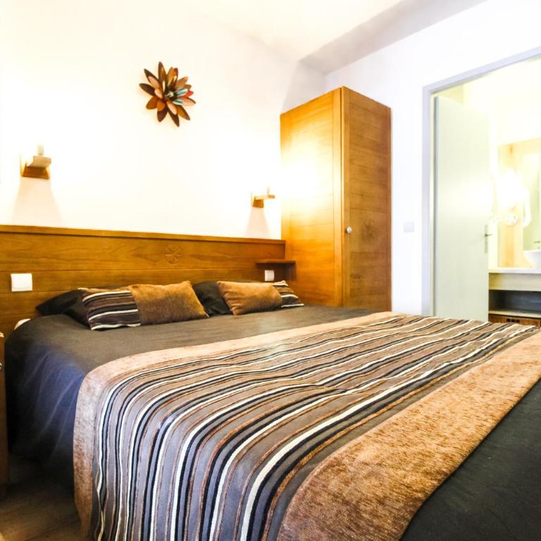 Newly redecorated 2-bed ski-in ski-out family apartment - Appartement avec Balcon - 38