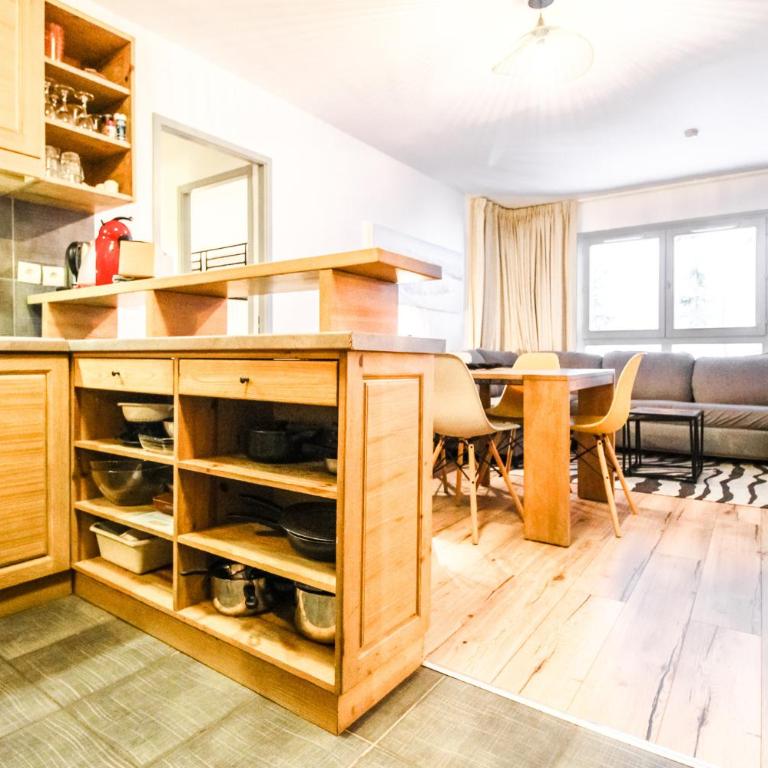 Newly redecorated 2-bed ski-in ski-out family apartment - Appartement avec Balcon - 57