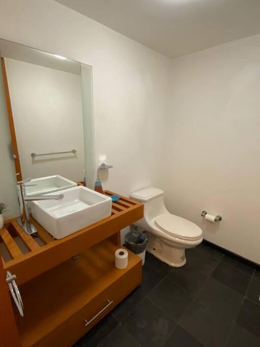 Hermoso depa #3 Bosques de las Lomas. - Three-Bedroom Apartment - 4