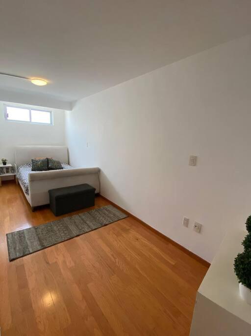 Hermoso depa #3 Bosques de las Lomas. - Three-Bedroom Apartment - 16