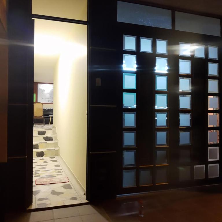 Apartamento Katie urbano - Three-Bedroom Apartment - 4