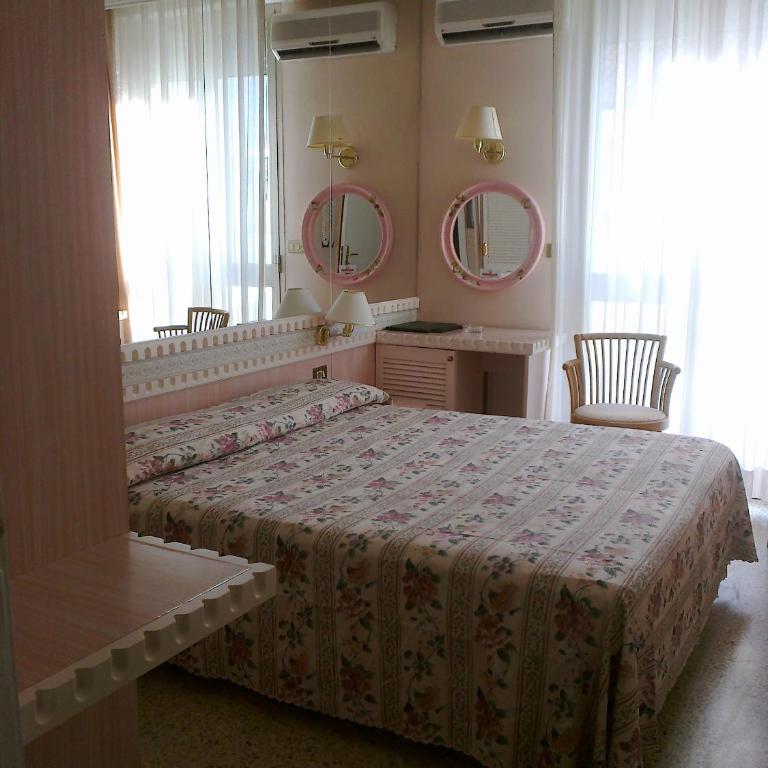 Hotel Giovanella - Camera Matrimoniale - 8