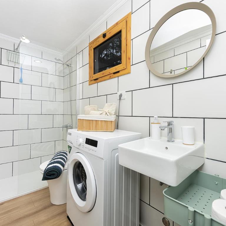 Newly renovated modern bungalow , near c.c yumbo - One-Bedroom House - 37