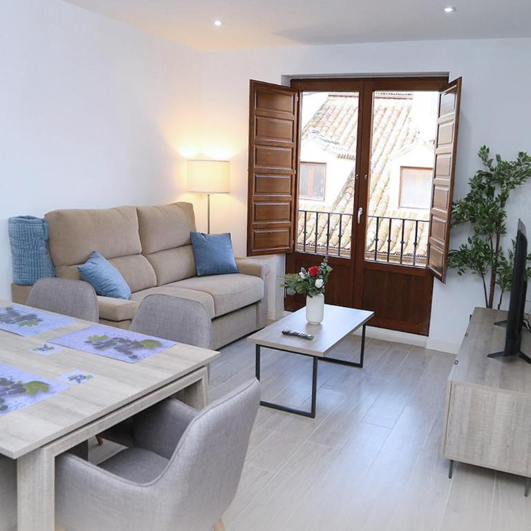 Piso Plaza Mercado 3,4 - Two-Bedroom Apartment - 4