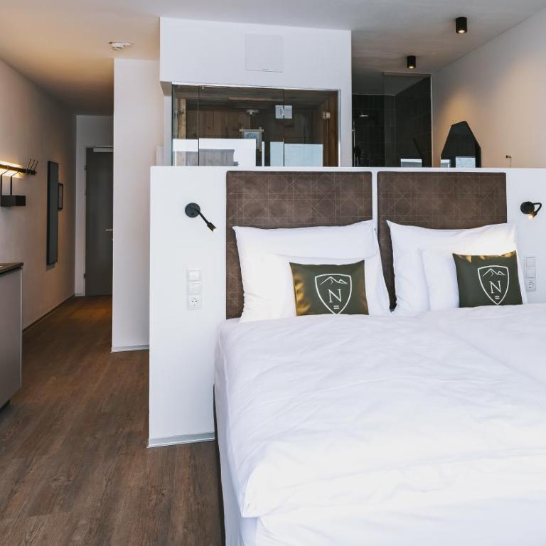 Nikolaus by AvenidA Panoramic Wellness Suites - Doppelzimmer mit Sauna und Balkon - 3