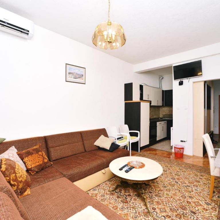 Apartman centar blizina Kastela i Splava - Two-Bedroom Apartment - 2