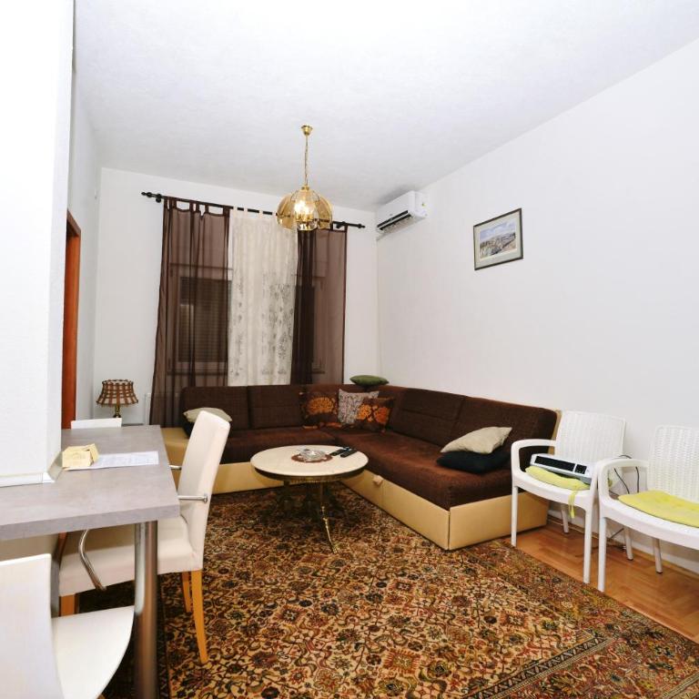 Apartman centar blizina Kastela i Splava - Two-Bedroom Apartment - 13