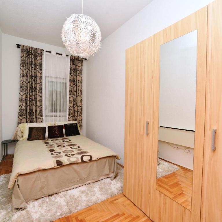 Apartman centar blizina Kastela i Splava - Two-Bedroom Apartment - 12