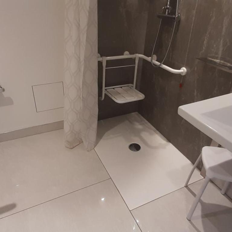 Novo Hotel Rossi - Camera Matrimoniale con Accesso Disabili - 5