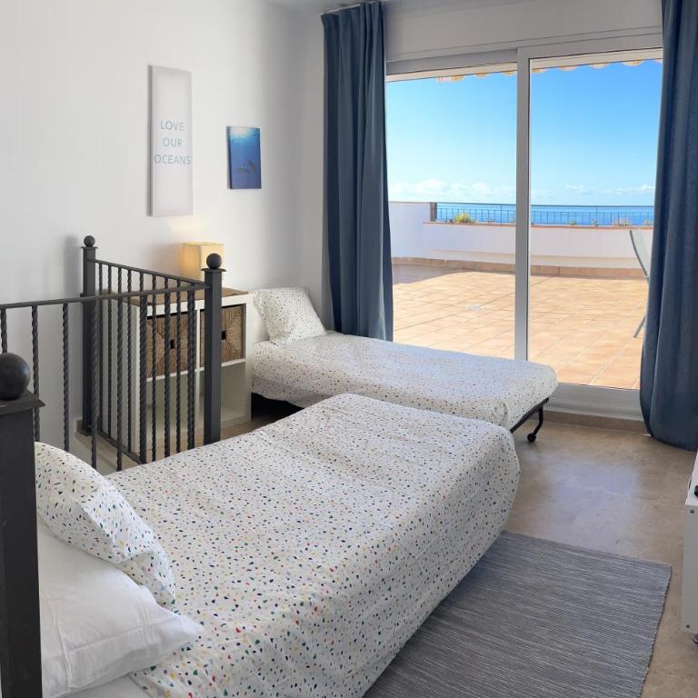 Grand and luxurious duplex with large terrace and amazing sea views - Two-Bedroom Apartment - 13