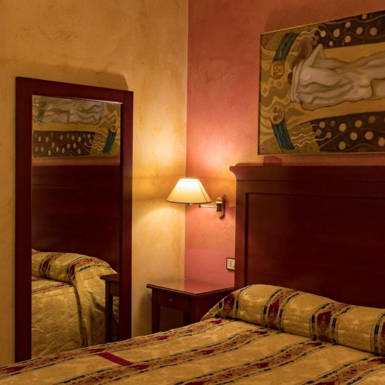 Hotel Joli - Camera Matrimoniale/Doppia con Letti Singoli - 4