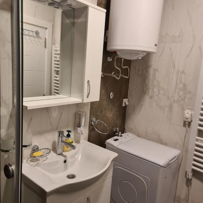 Gabi Apartments Kopaonik - Kraljevi cardaci - Apartment - Split Level - 4