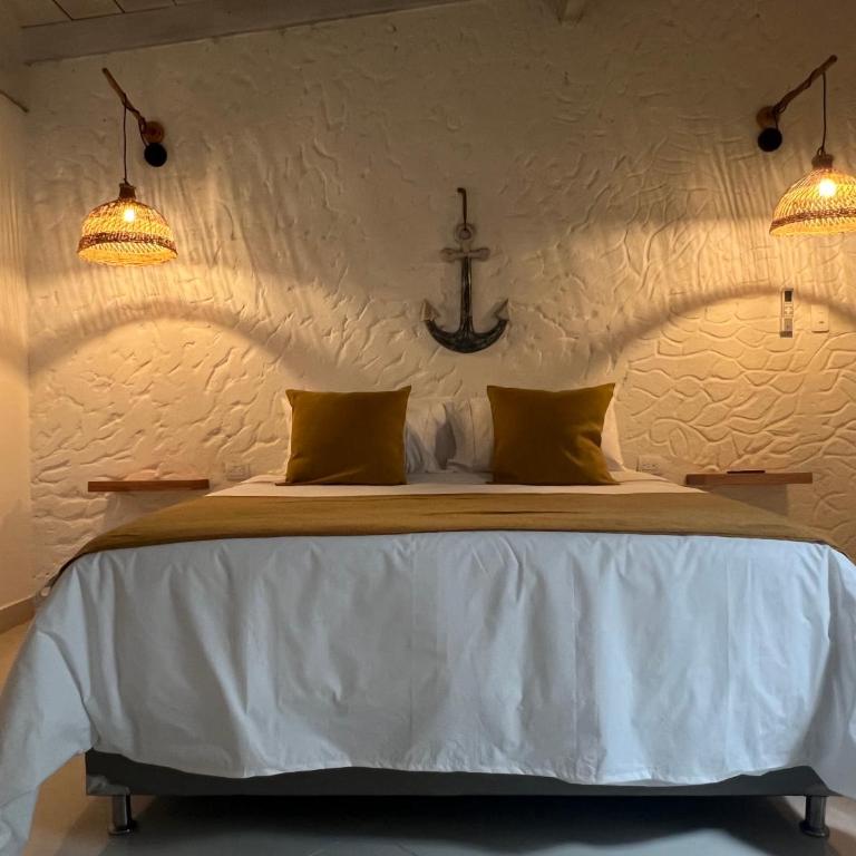 Wala Hotel and Beach Club - Standard Queen Room - 2