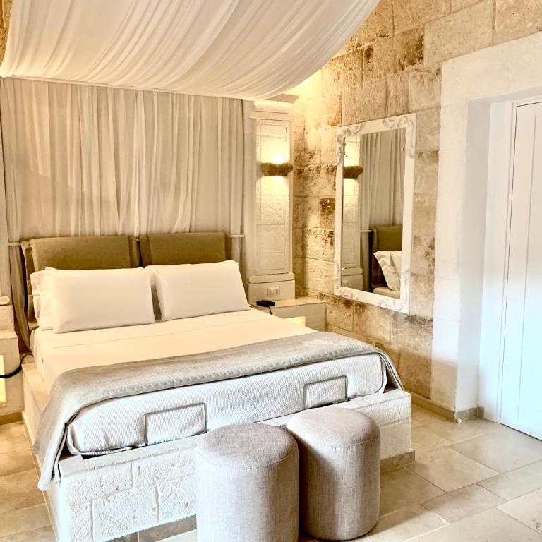 Vittorio Emanuele Charming Suites - Camera Matrimoniale Deluxe con Doccia - 2