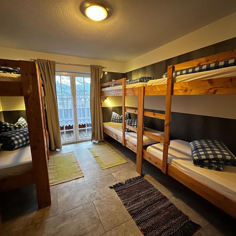 Fanky Guided Sport & Outdoor Experience - Hostel & Appartementhaus - Rafting&Canyoning - Apartment mit Balkon - 14