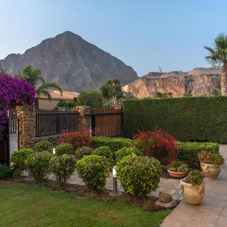 VILLA ANNA MARIA - Villa con Piscina Privata - 50