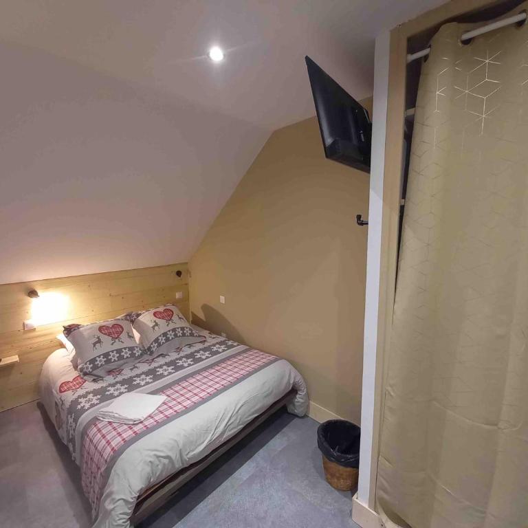 Auberge Le Vieux Chaillol - Chambre Triple avec Douche - 1