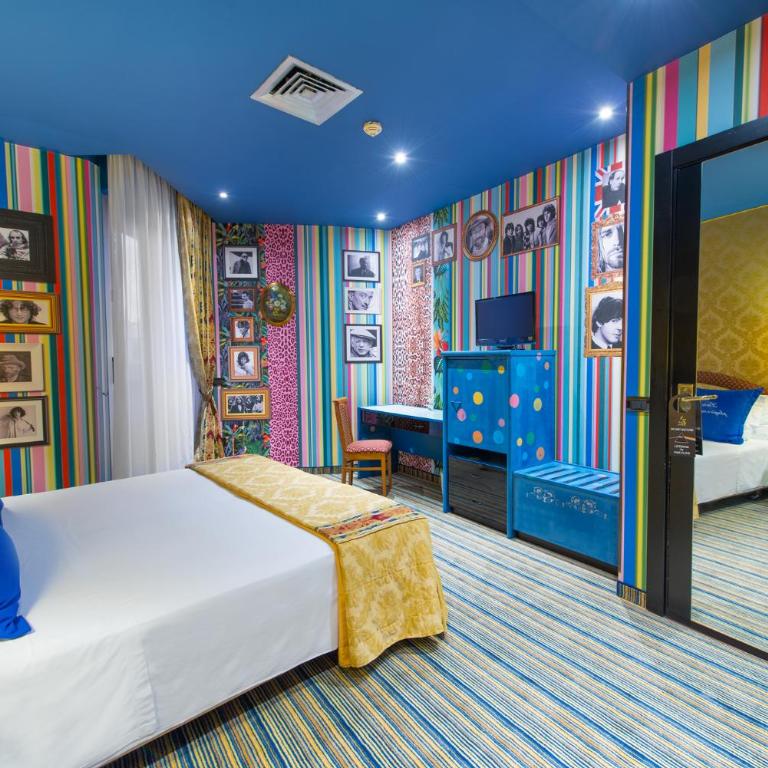 Admiral Art Hotel - Art Deluxe Room - 2