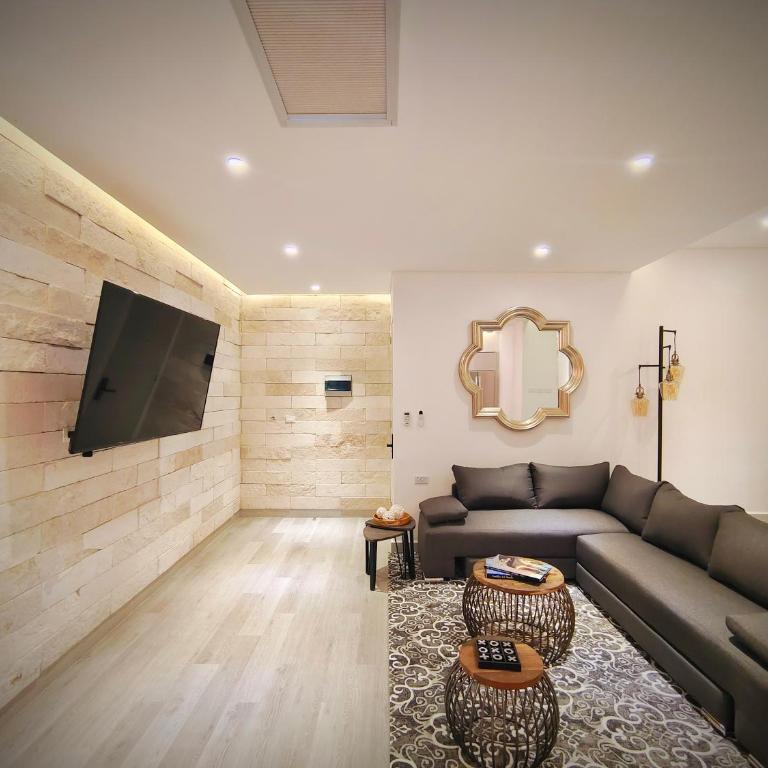 1st Luxury Warehouse - Deluxe Double Studio - 14