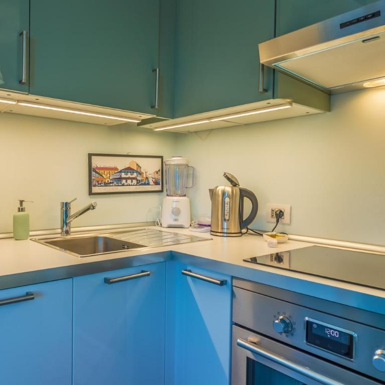 RIVIERA APARTMENT Comodo, centrale, Aria condizionata - Appartamento con 1 Camera da Letto - 2