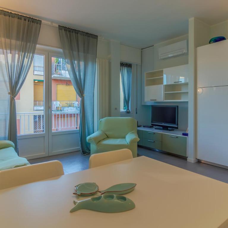 RIVIERA APARTMENT Comodo, centrale, Aria condizionata - Appartamento con 1 Camera da Letto - 1