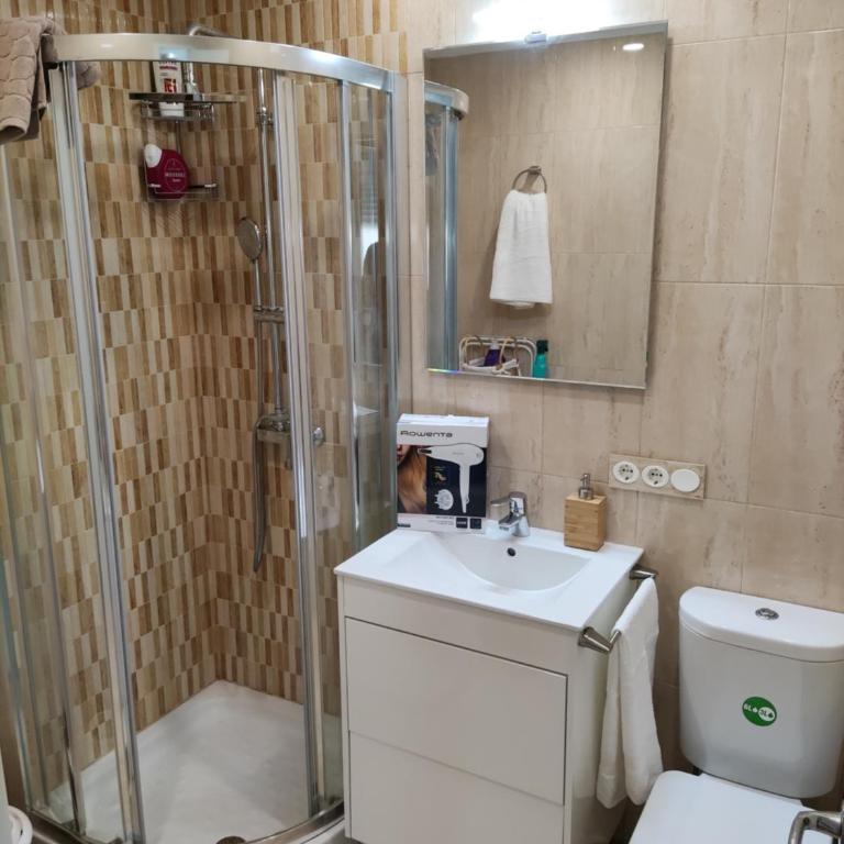 PLAZA LONGORIA CARBAJAL -SITUADO EN OVIEDO Centro - One-Bedroom Apartment - 5