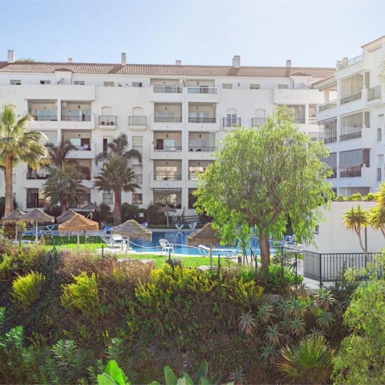 Scandinavian style apartment with amazing sea views and south west facing sunny terrace in Miraflores walking distance to the beach! - Apartamento de 1 dormitorio - 30
