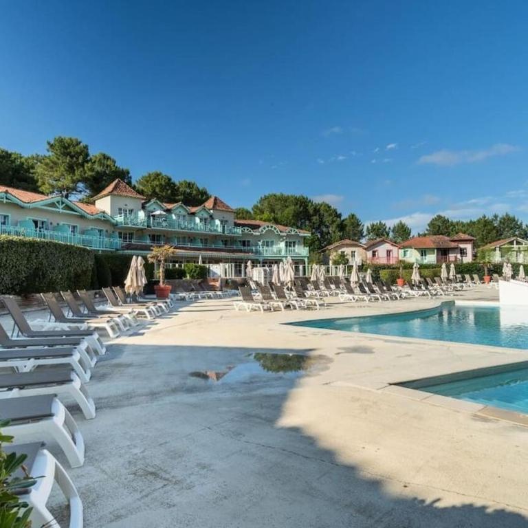Maison sur golf avec piscine chauffée à Lacanau Océan - Three-Bedroom House - 20