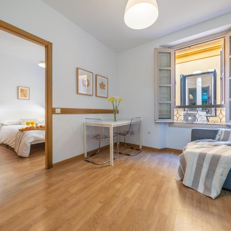 Historic City Centre Mitjana Málaga - Apartment - 12