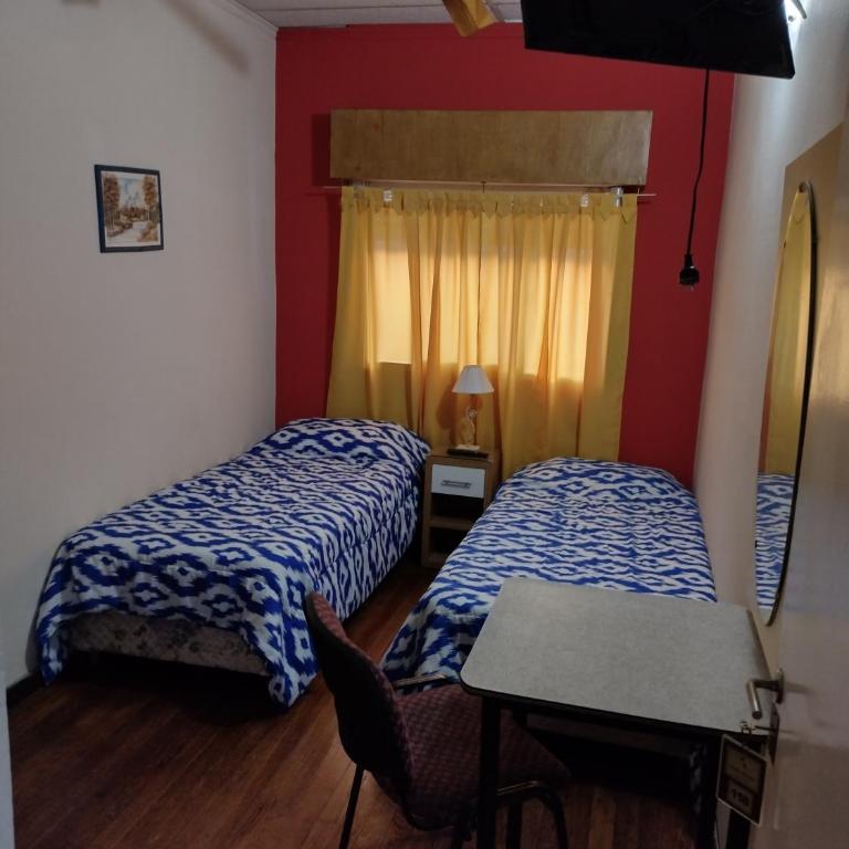 Hotel Dante - Twin Room with Private Bathroom - 1