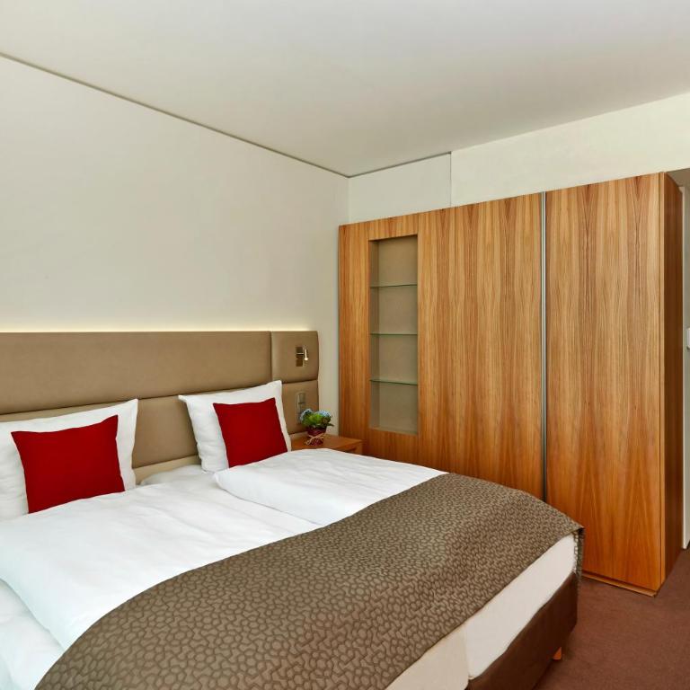 H4 Hotel München Messe - Superior Doppel- oder Zweibettzimmer - 1