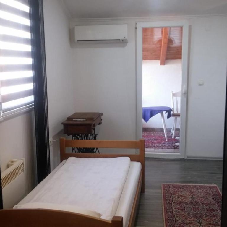 Chardak Apartment Sarajevo - One-Bedroom Apartment - 3