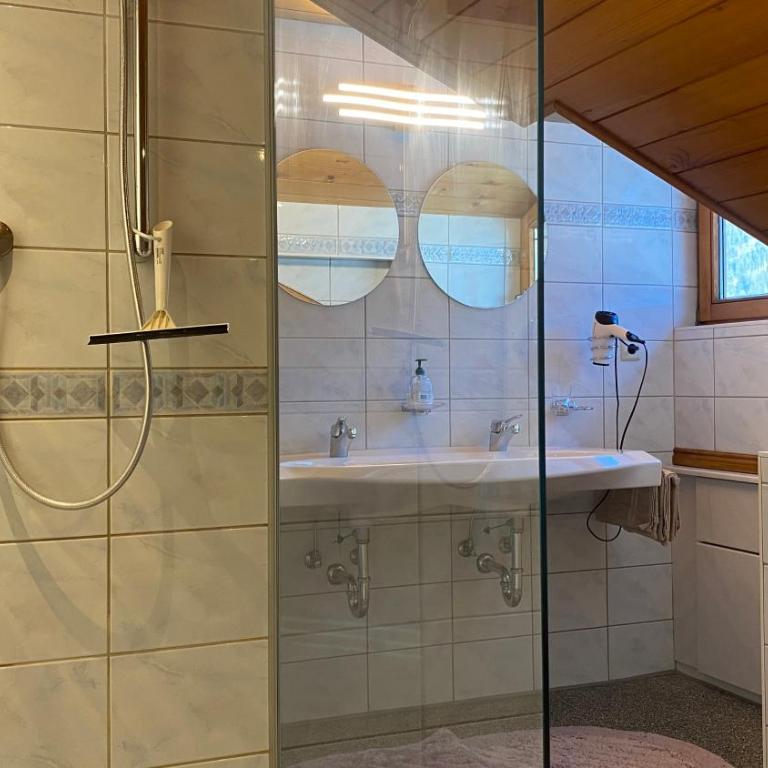Ferienwohnungen Flörl - Apartamento de 2 dormitorios con balcón - Ático - 21