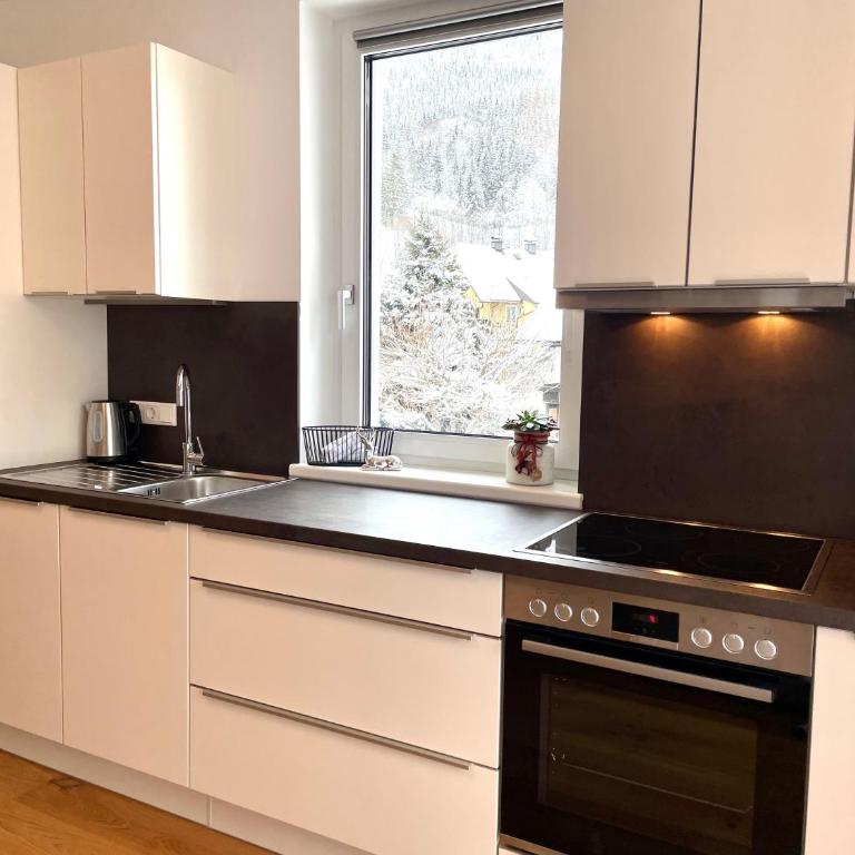die Tauplitz Lodges - Alm Lodge A8 by AA Holiday Homes - Apartment mit Blick auf die Berge - 5